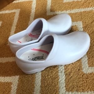 Nursing shoes
